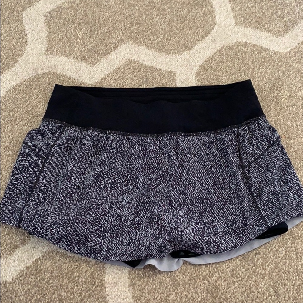 Lululemon Quick Pace Skirt ? size 6 Good Condition